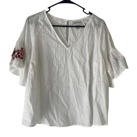 Ava & Viv Women's Plus Size X‎ White Embroidered Bell Sleeve Top - Picture 1 of 8